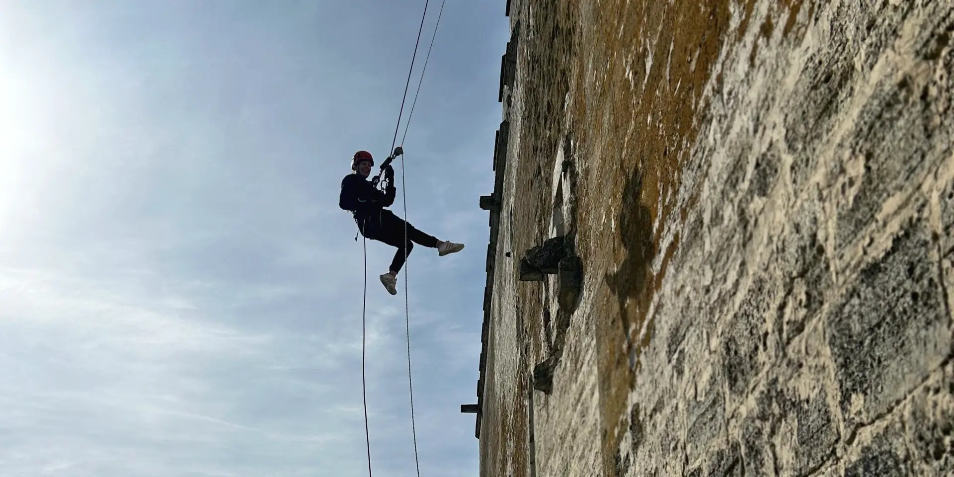 Rappelling – linnuse müüridelt laskumine